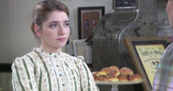 Replica Una vita puntata serale 17 agosto: streaming Video Mediaset