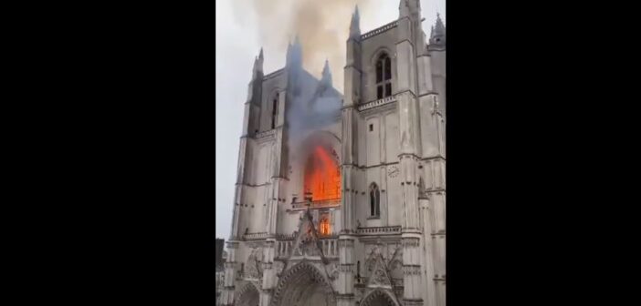 incendio cattedrale nantes